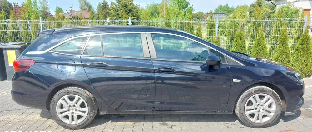 Opel Astra cena 53000 przebieg: 78474, rok produkcji 2019 z Busko-Zdrój małe 172